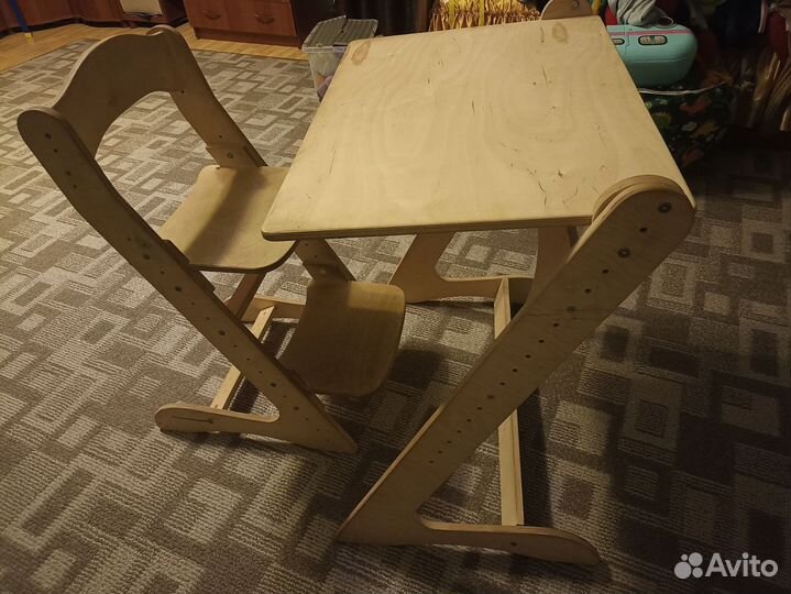 Растущий стол и стул для школьника