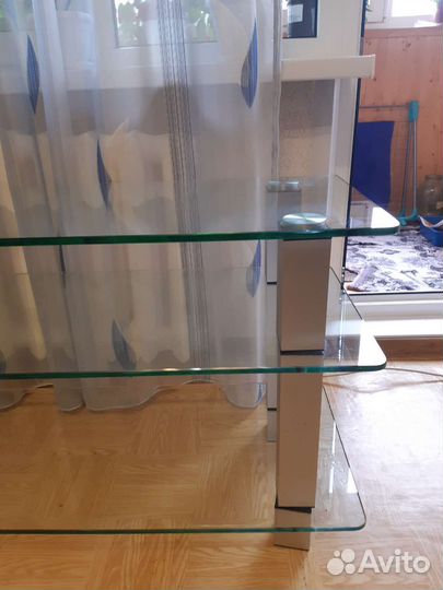 Стол стеклянный