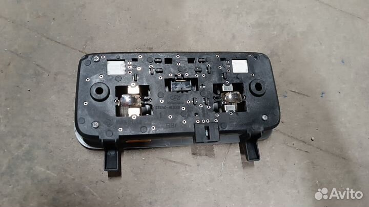 Плафон салонный Hyundai Solaris 2010