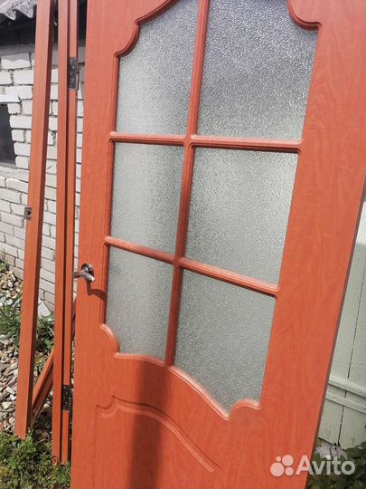 Межкомнатные дверь б/у с коробкой