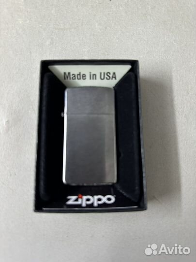 Zippo Slim 1600 с покрытием Brushed Chrome