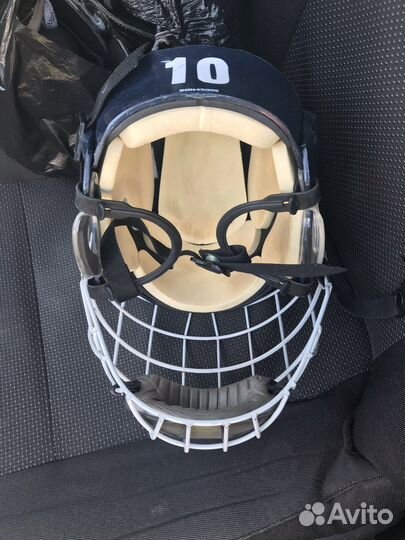Продам хоккейный шлем Bauer
