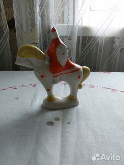 Фигурка всадник