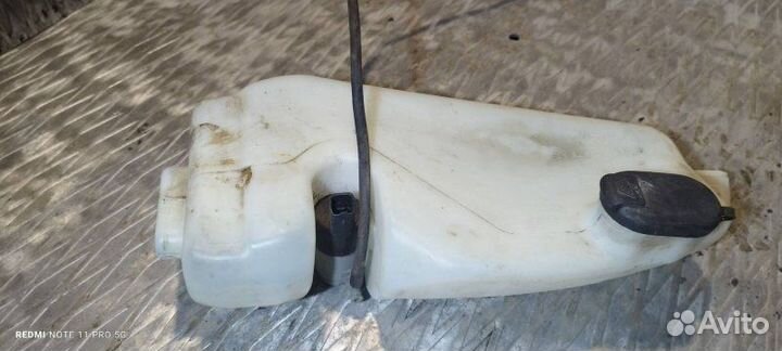 Бачок омывателя передний Renault Logan K7J 710