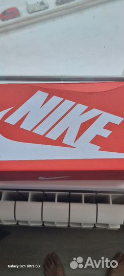 Продаются зимние кроссовки nike