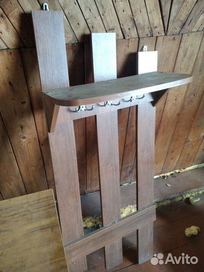 Вешалка навесная