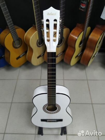 Классическая гитара Белая Новая глянец