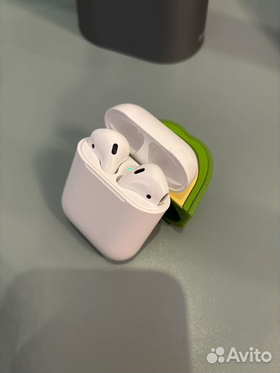 AirPods 2 + чехол