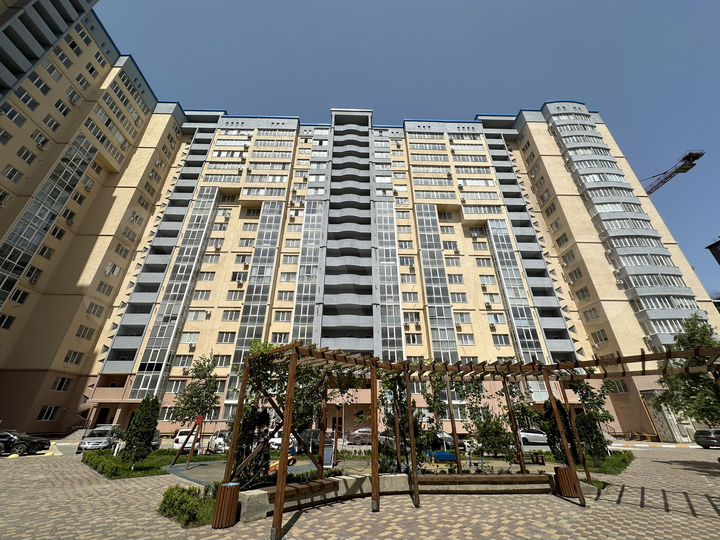 2-к. квартира, 76 м², 5/17 эт.