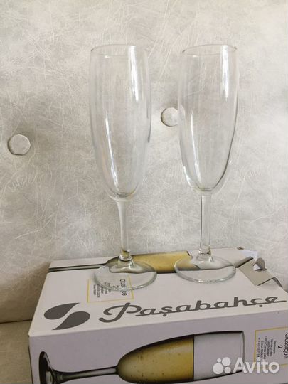 Пара бокалов