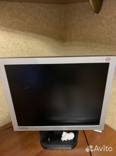 Монитор Samsung