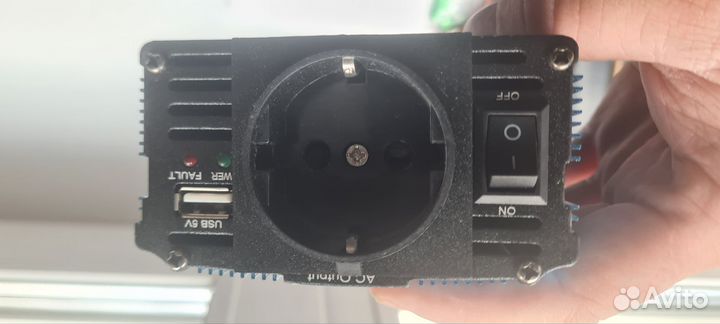 Автомобильный преобразователь напряжения 12в/220в