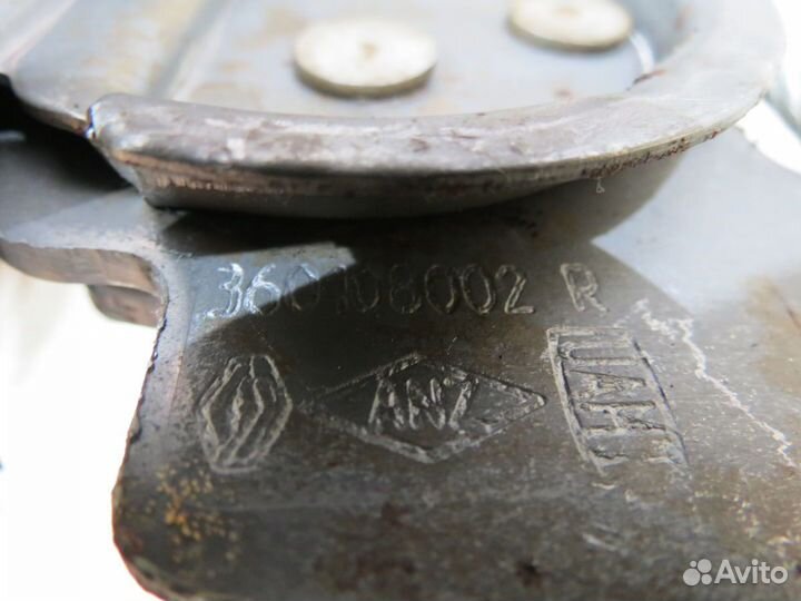 Рычаг стояночного тормоза Renault Sandero 2