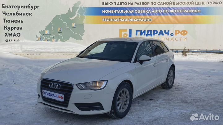 Козырек солнцезащитный левый Audi A3 (8V) 8V0857551C