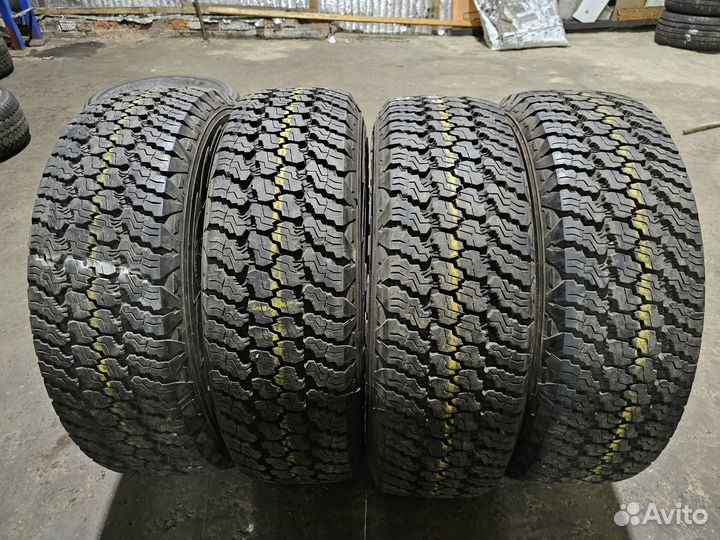 Goodyear Wrangler AT 245/75 R17