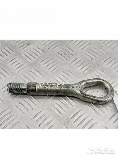 Буксировочный крюк mercedes