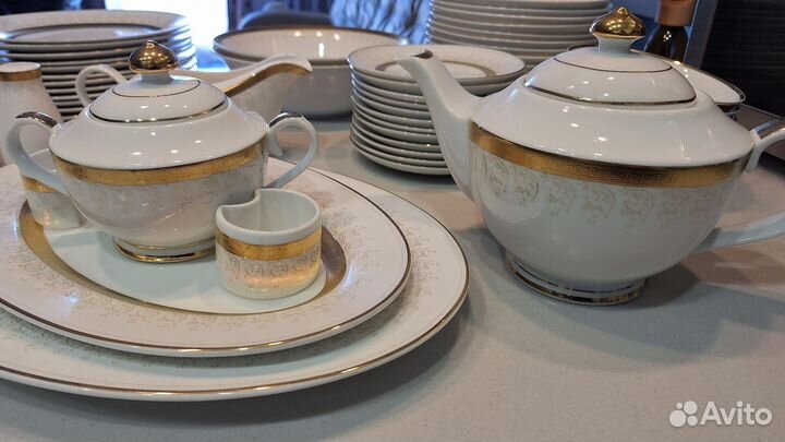 Чайно-столовый сервиз Karosa из фарфора 12 персон