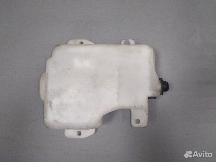 Бачок омывателя заднего стекла задний Mitsubishi