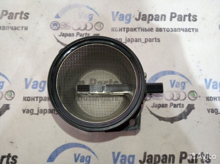 Датчик массового расхода воздуха Audi A4 B7 BWE