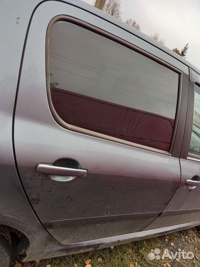 Двери задние Peugeot 307