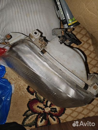 Фара левая carina e t190