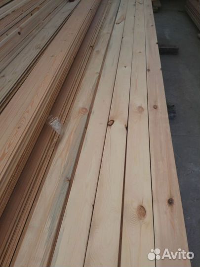Качественные доски из сосны для уютного интерьера