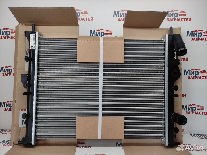 Радиатор Renault Sandero