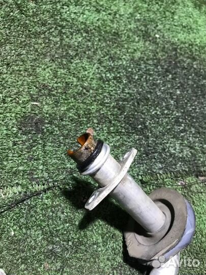 Трубка отопителя Mercedes-Benz E-Class W124 M111