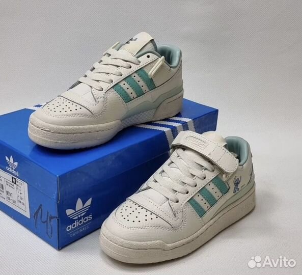 Кроссовки adidas