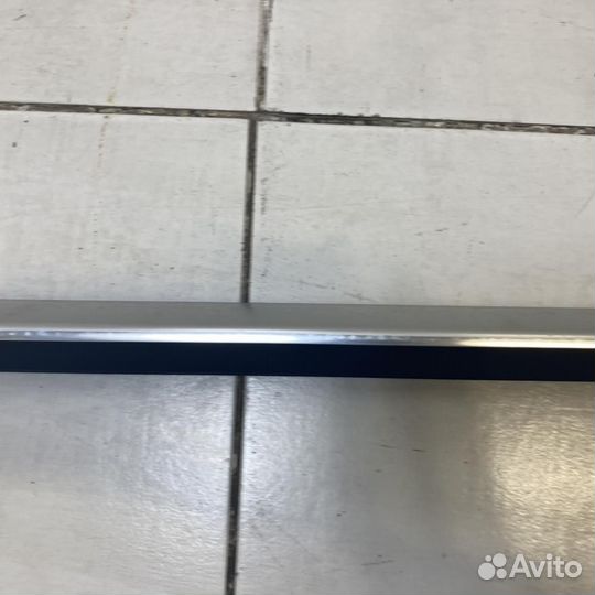 Молдинг задней левой двери Mercedes-Benz M-Class M