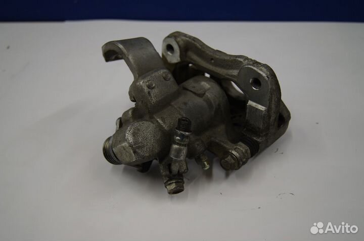 Суппорт задний правый хонда цивик 4 д