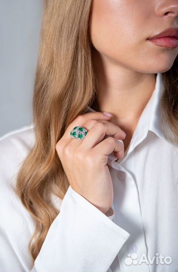 Кольцо RalfDiamonds Emerald and Diamonds White Gol