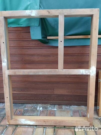 Деревянная оконная рама