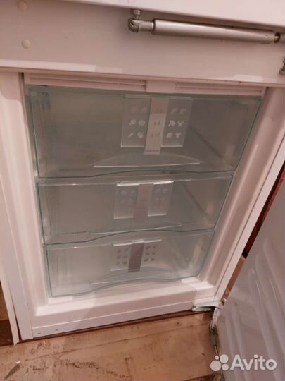 Встроенный холодильник liebherr