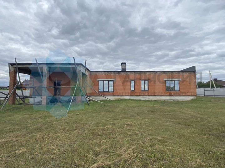 Дом 197 м² на участке 26 сот.