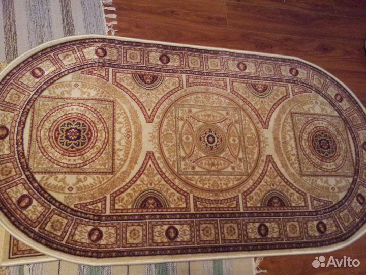 Ковры и дорожки продаю