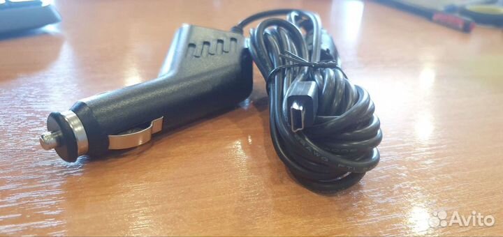 Автомобильное зарядное устройство