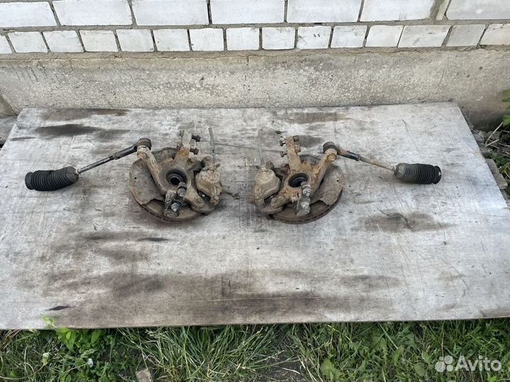 Передний поворотный кулак kia spectra Кия спектра