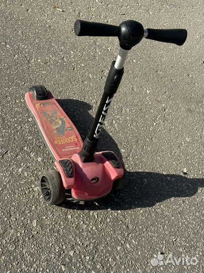 Продам детский трех колесный самокат