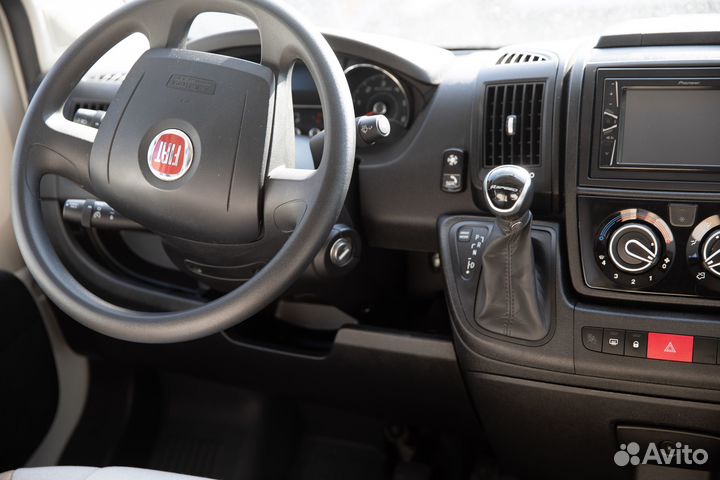 Полуинтегрированный Sun Living S70DF, 2021