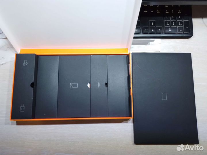 Lenovo Yoga book