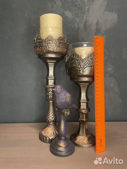 Подсвечники и птичка