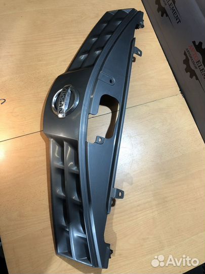 Решетка радиатора Nissan Note E11 (2005—2009)