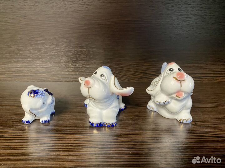 Статуэтки фарфоровые сувенирные