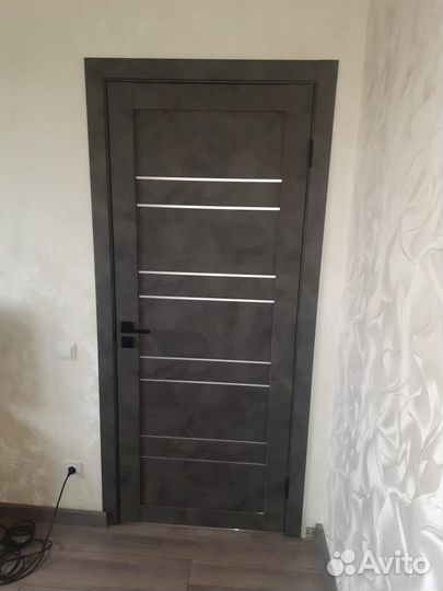 Двери межкомнатные бетон тёмный