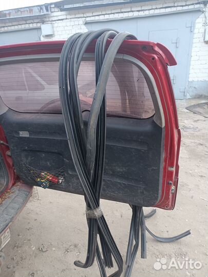 Уплотнительные резинки Renault Sandero