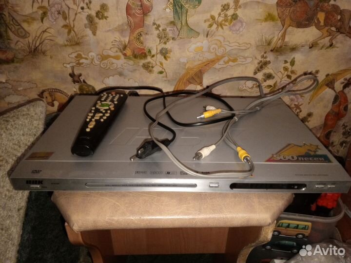 Dvd проигрыватель и роутер TP-Link