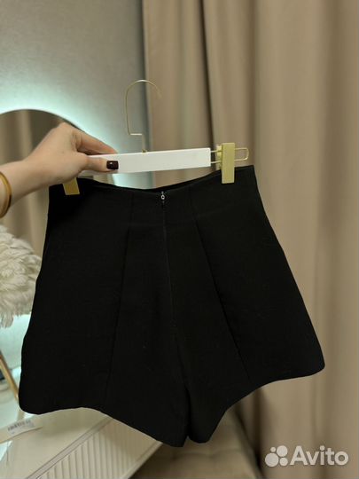 Классические шорты женские