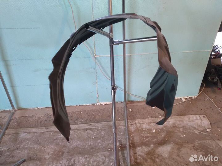 Подкрылок TYG Toyota LC пер лев