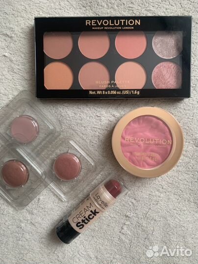 Контуринг, хайлайтеры, румяна